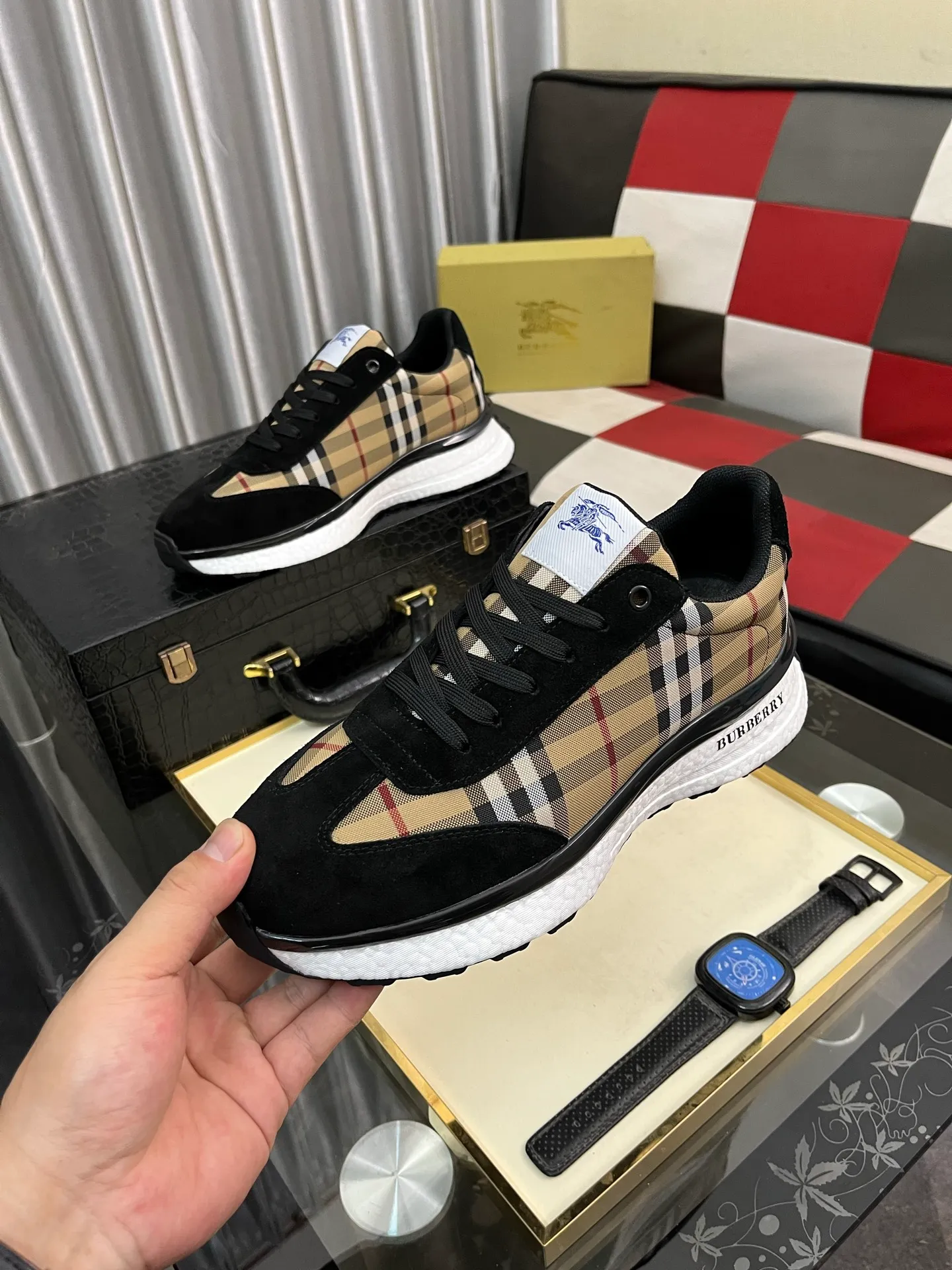 Men's shoes 💰438⌚️⌚️[BURBERRY] Burberry's authentic original high-end casual shoes🇨🇳Exquisite craftsmanship, this fabric is made of high mercerized fabric💯top layer🐷leather lining, suitable for drivers to drive🌴Original wear-resistant rubber outsole, versatile style, worth owning🍓Sizes 38-442️⃣Colors available